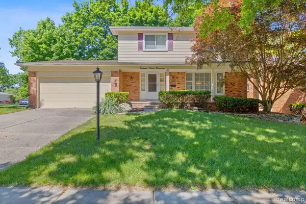 16319 ALPINE Drive,  Livonia,  MI 48154 2547