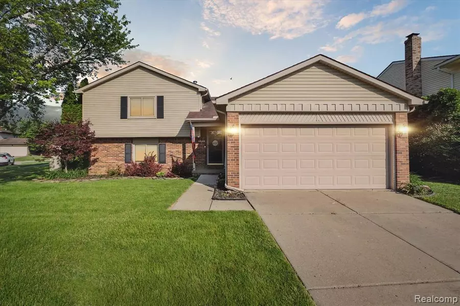 28132 RED CEDAR, Brownstown, MI 48183 4874