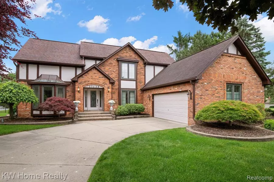 17134 ELLEN Drive, Livonia, MI 48152 4810