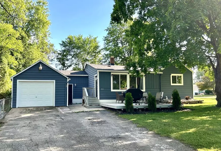 919 Beardon, Lake Orion, MI 48362