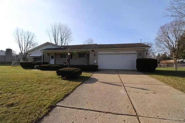 Clarkston, MI 48346 2211,6585 Almond Lane