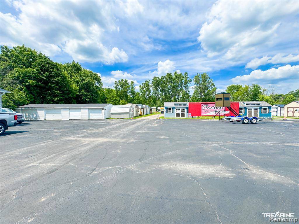 Flint, MI 48532 5331,6184 CORUNNA Road