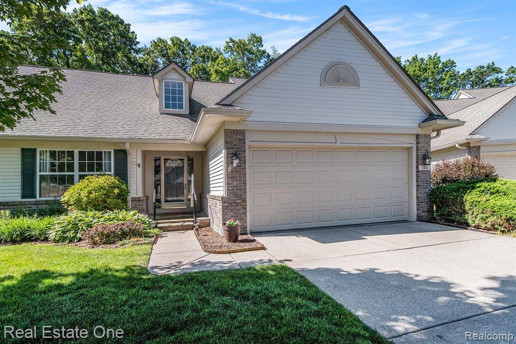Lake Orion, MI 48360 2647,284 FOUR SEASONS Drive
