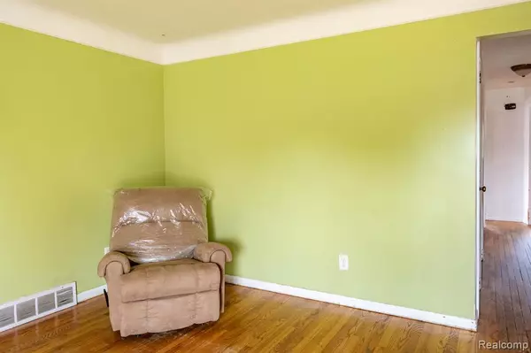 Lincoln Park, MI 48146 1604,1470 CICOTTE Avenue