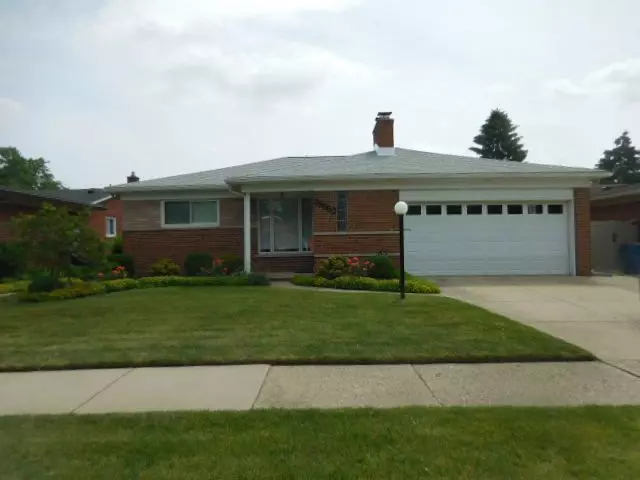 28652 NEWPORT Drive, Warren, MI 48088 7813