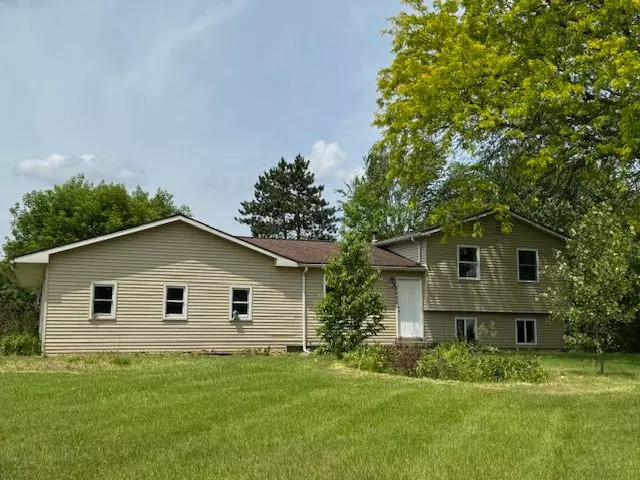 2459 VALLEY BROOK Drive, Lapeer, MI 48446 9016