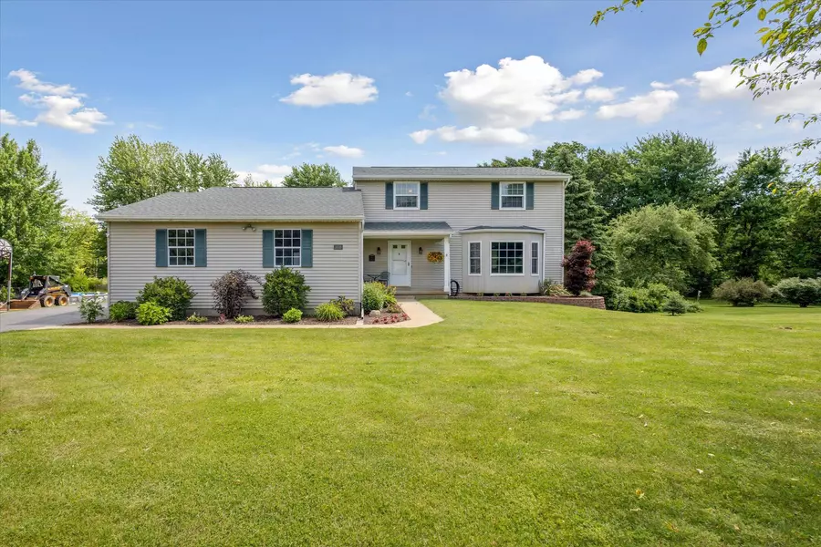 1638 HARTLAND WOODS Drive, Howell, MI 48843 9044