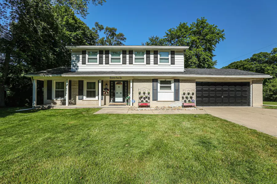 2510 YORKSHIRE Lane, Bloomfield Hills, MI 48302 1072