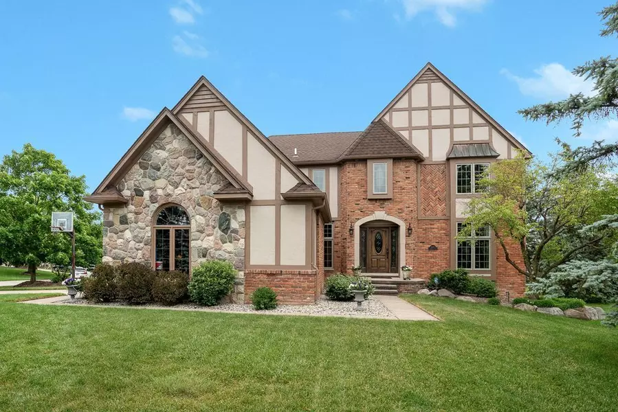 2072 Ridgefield Court, Rochester Hills, MI 48306 4043