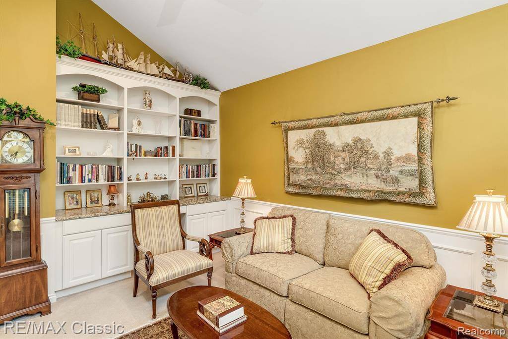 Northville, MI 48168 8534,18416 CLAIRMONT Circle
