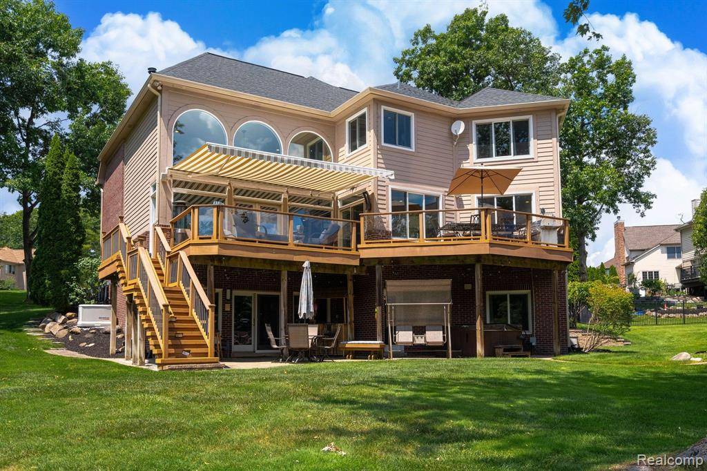 Waterford, MI 48328 4279,4425 ISLAND VIEW Drive