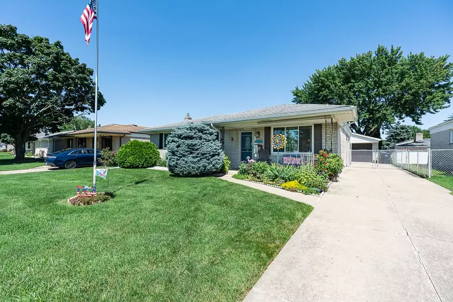 35558 REMINGTON Drive, Sterling Heights, MI 48310 4911