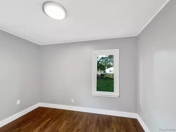 Madison Heights, MI 48071 4079,100 E KALAMA Avenue