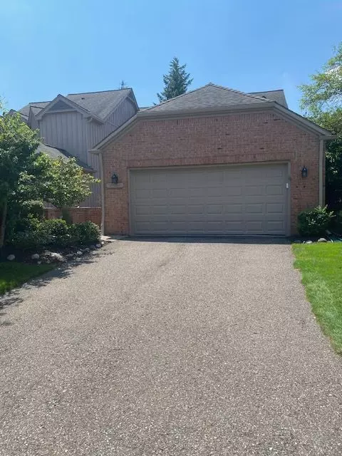 37557 AMBER Drive, Farmington Hills, MI 48331 1167