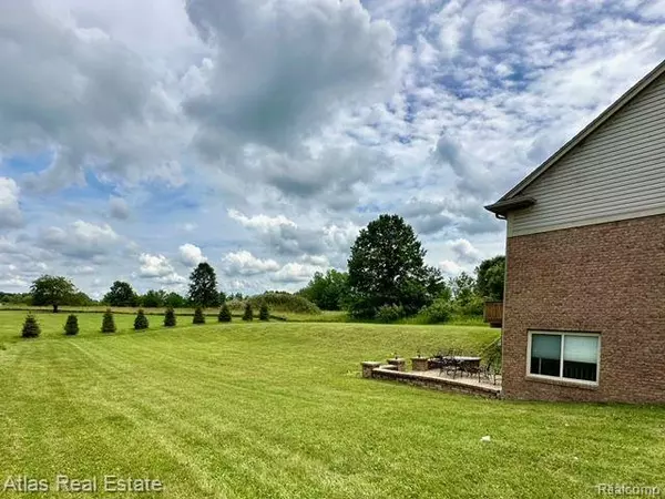 Grand Blanc, MI 48439 9659,7271 YOUNESS Drive