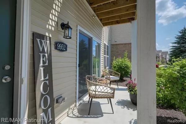 Howell, MI 48855 6319,9952 RIDGE RUN Street