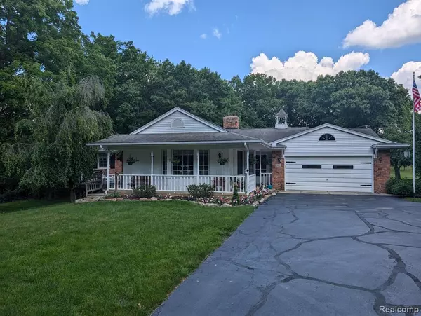 West Bloomfield, MI 48324 2757,3641 Green Lake Road