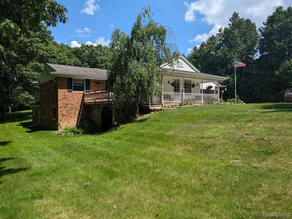 West Bloomfield, MI 48324 2757,3641 Green Lake Road