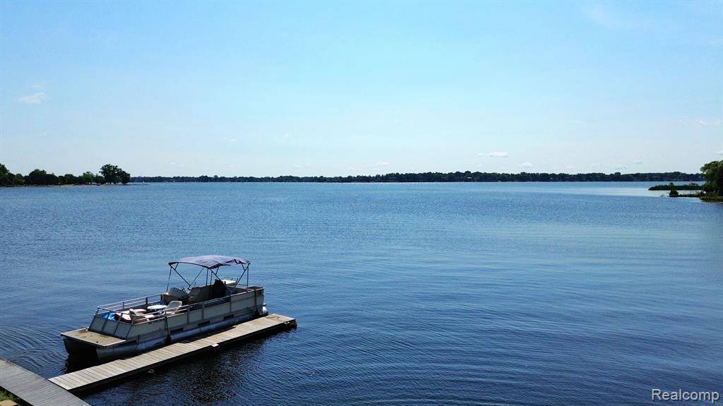 West Bloomfield, MI 48324 1284,1855 WINDSIDE Drive