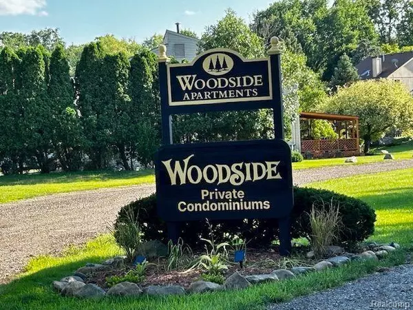 Grand Blanc, MI 48439 1637,12210 WOODSIDE Drive