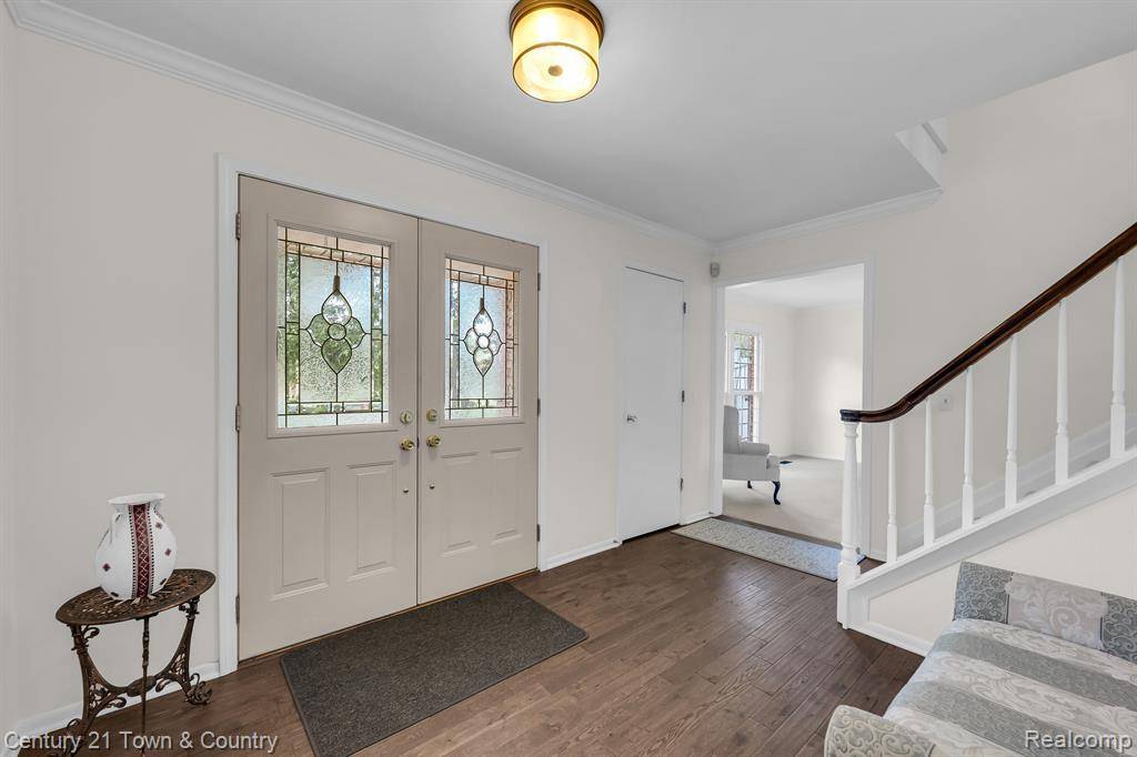 Rochester Hills, MI 48309 1130,3660 OLD TREE Court
