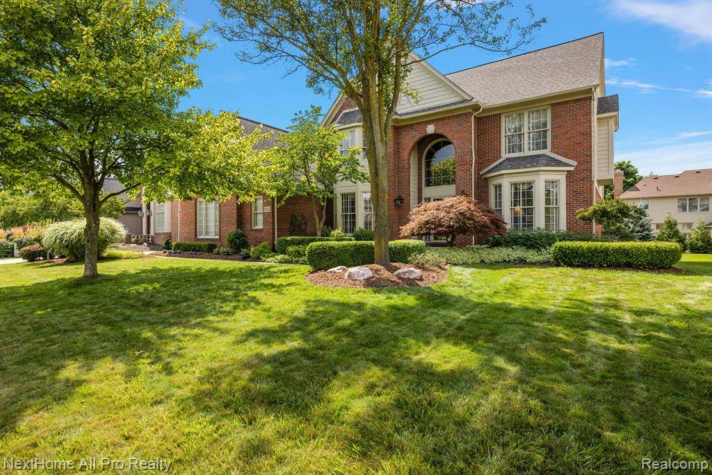 Rochester Hills, MI 48309 4506,2012 HICKORY TRAIL Drive
