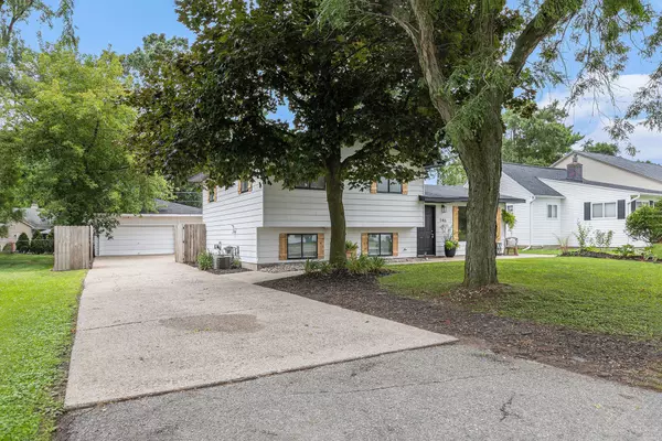 Commerce Twp, MI 48382 4046,146 ORIOLE Street