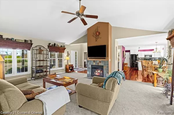 Saline, MI 48176 9191,9810 GOLDFINCH Court