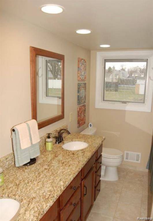 Taylor, MI 48180 3273,10900 WESTLAKE Street