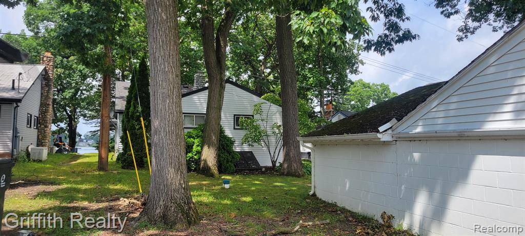 4410 CLIFFORD Road, Brighton, MI 48116 9721