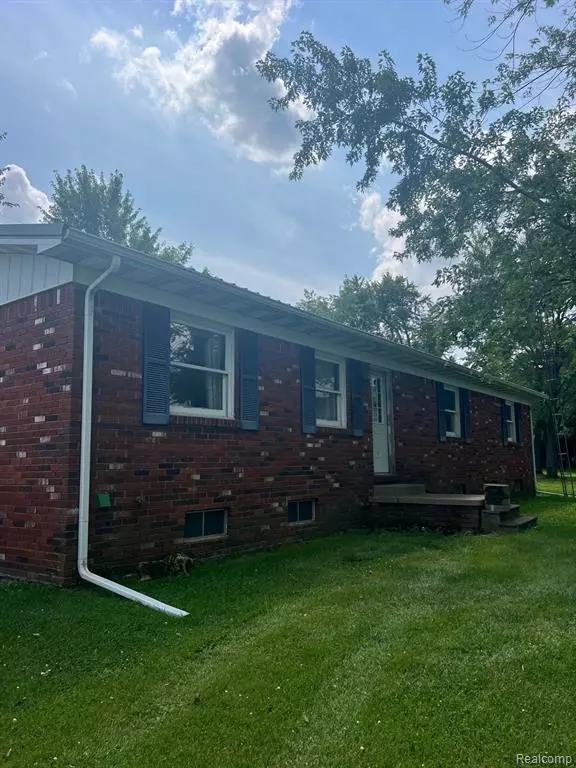 Brown City, MI 48416 9629,6367 LINCK Road