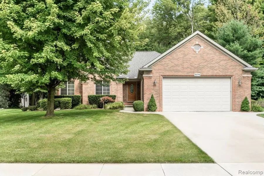 3176 SPRUCE Drive, Port Huron, MI 48060 1637