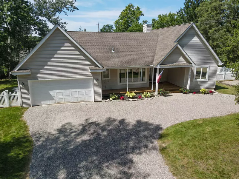 1095 BAYFIELD Street, Lake Orion, MI 48362 3607