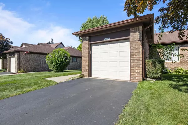 3740 HERITAGE Parkway, Dearborn, MI 48124 3187