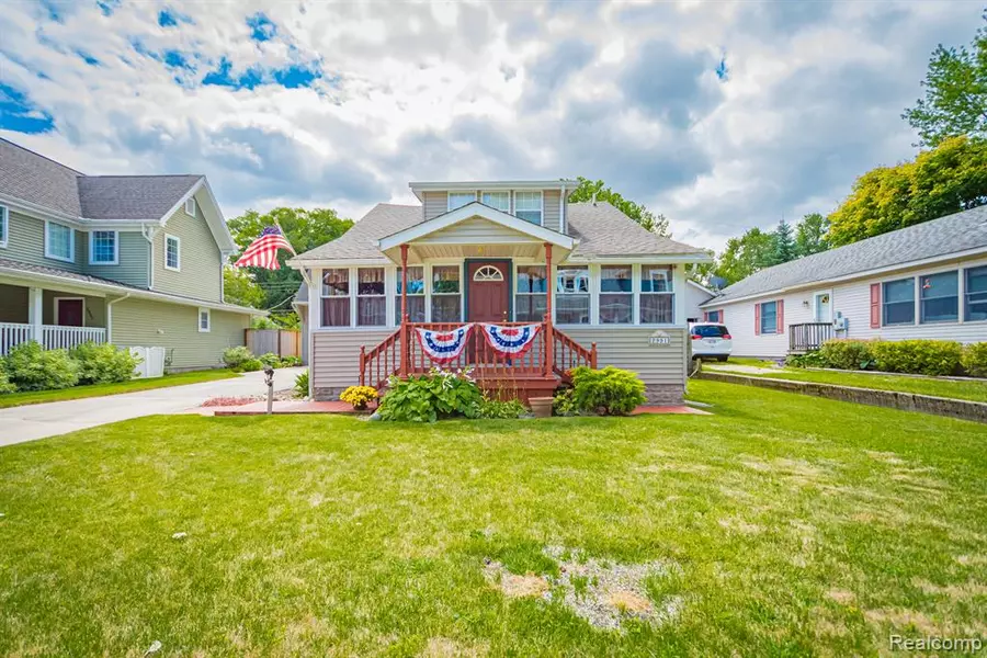 2991 MAPLEWOOD Drive, Fort Gratiot, MI 48059 2832