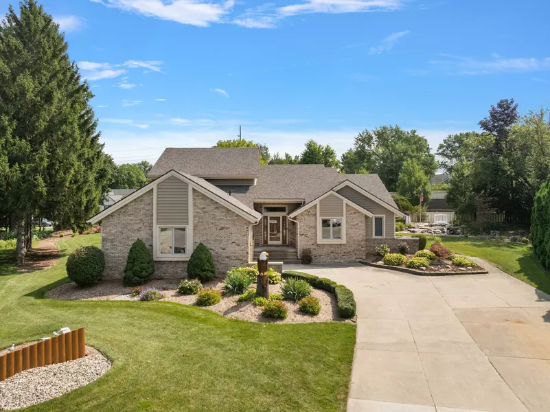 1008 HIDDEN Lane, Rochester Hills, MI 48309 2687