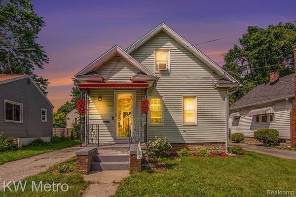 1028 COOPER Avenue,  Lansing,  MI 48910 2716