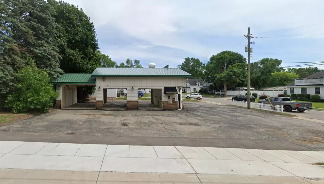 202 E MICHIGAN Avenue, Clinton, MI 49236