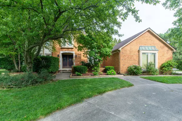 530 TIMBERLINE Drive, Rochester Hills, MI 48309 1312