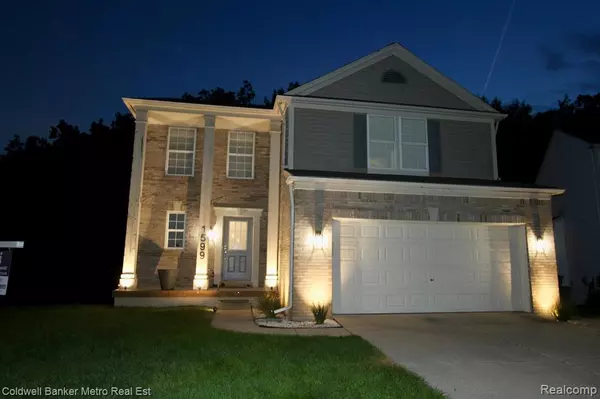 1599 STIRLING LAKES Drive, Pontiac, MI 48340 1369