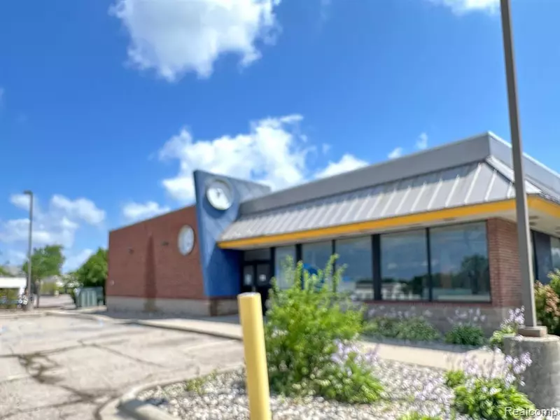 5060 CORUNNA Road, Flint, MI 48532 4190