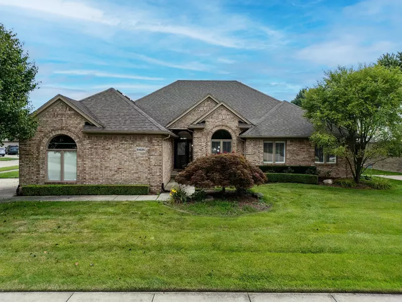 51525 PINEWOOD Drive, Macomb, MI 48042 4221