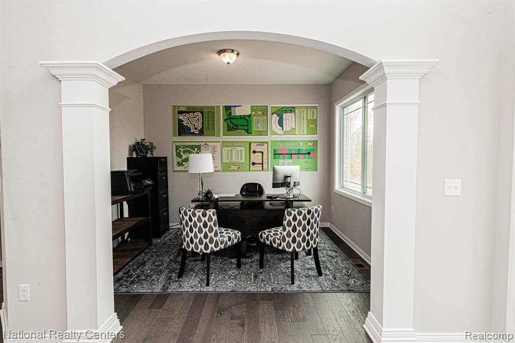 Clarkston, MI 48346 5004,7670 Maple Ridge Court