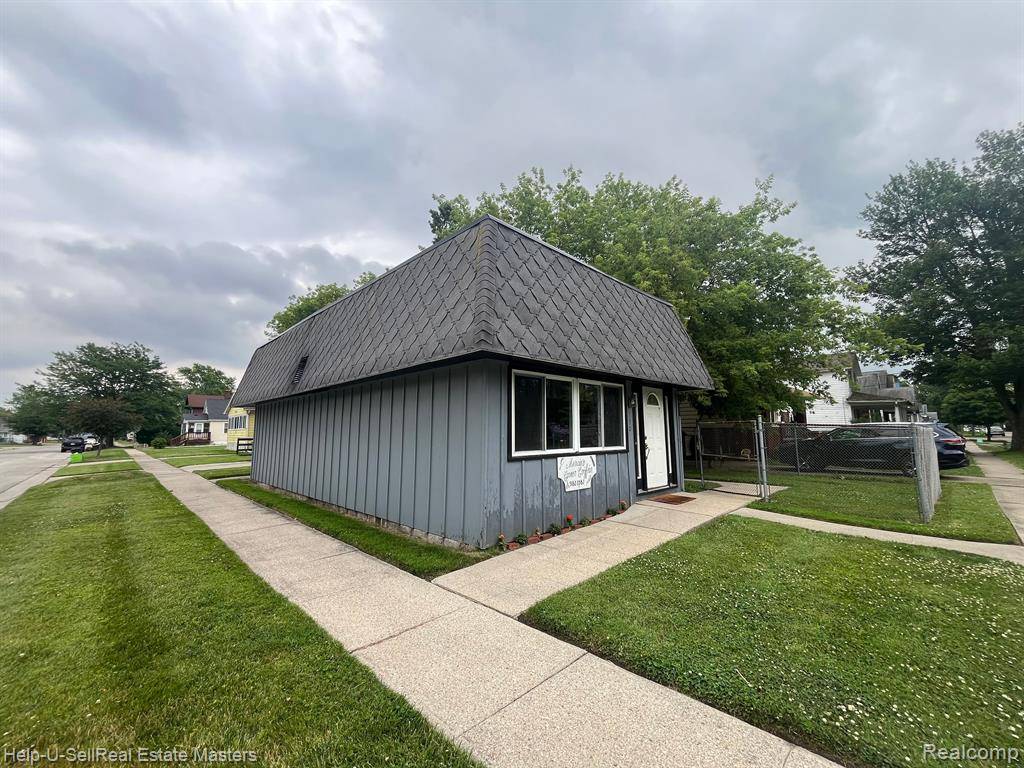 Port Huron, MI 48060 5064,730 15TH Street