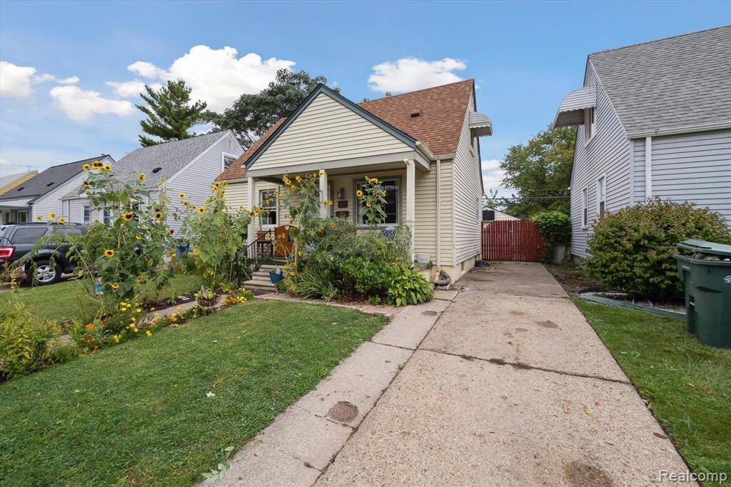 Lincoln Park, MI 48146 4804,2118 CHAMPAIGN Road