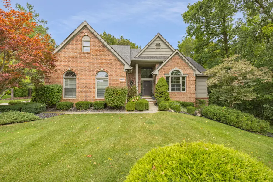 22685 SPY GLASS HILL Drive, South Lyon, MI 48178 9432