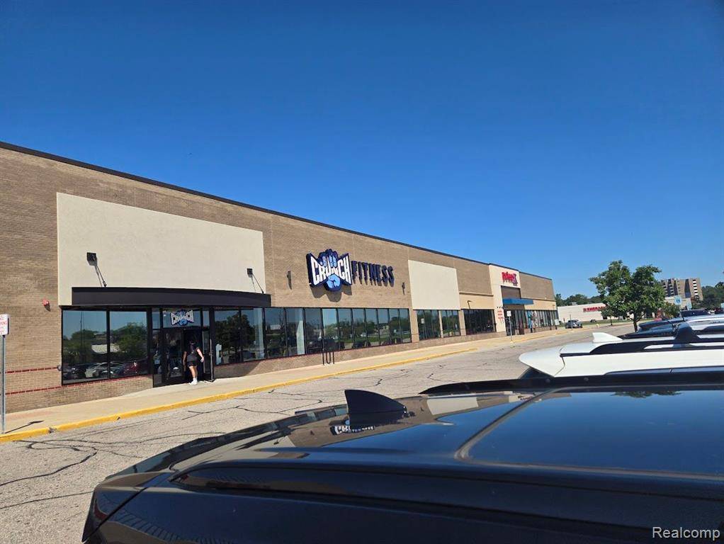 Westland, MI 48185,35705 Warren Rd