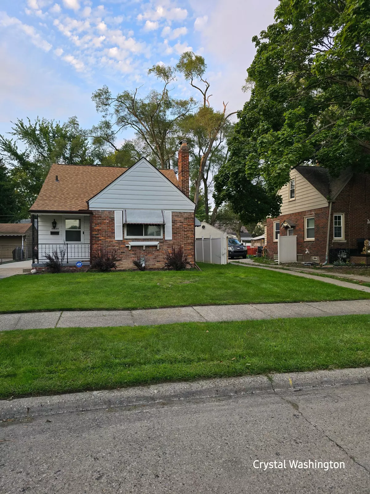 Harper Woods, MI 48225 2245,20269 KENOSHA Street