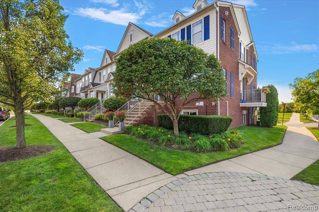 Wixom, MI 48393 4320,203 CENTER Boulevard
