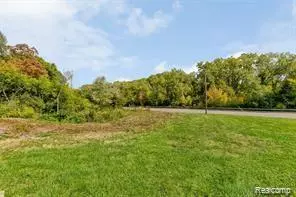 Livonia, MI 48154 3435,27416 SUNNYDALE Street